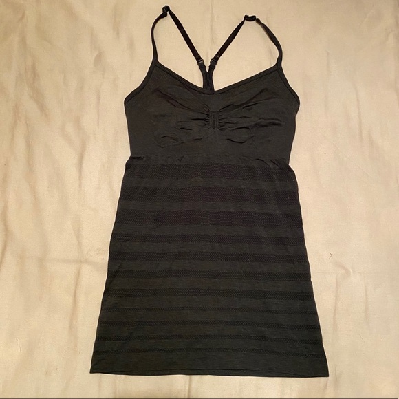Lululemon tank - Picture 4 of 6
